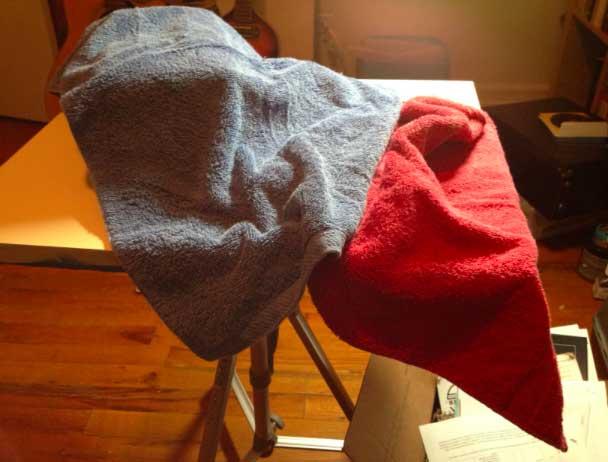 полотенца на столе