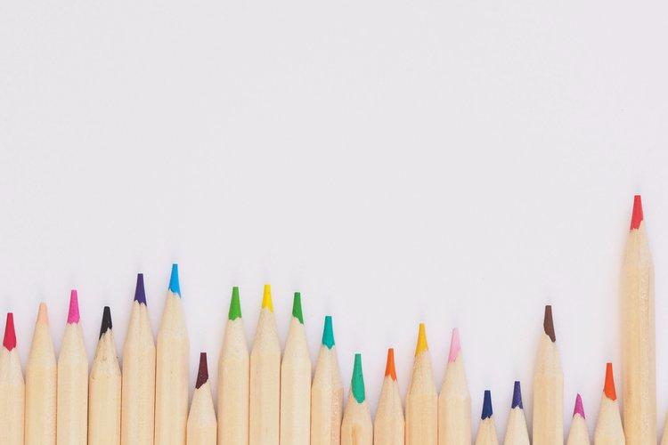 10 лучших наборов цветных карандашей для профессиональных художников