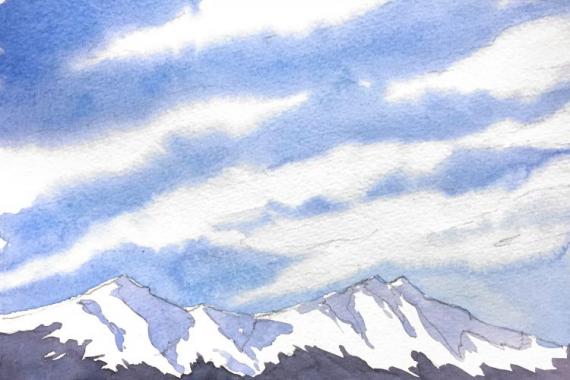 Пейзаж с перистыми облаками и заснеженными вершинами